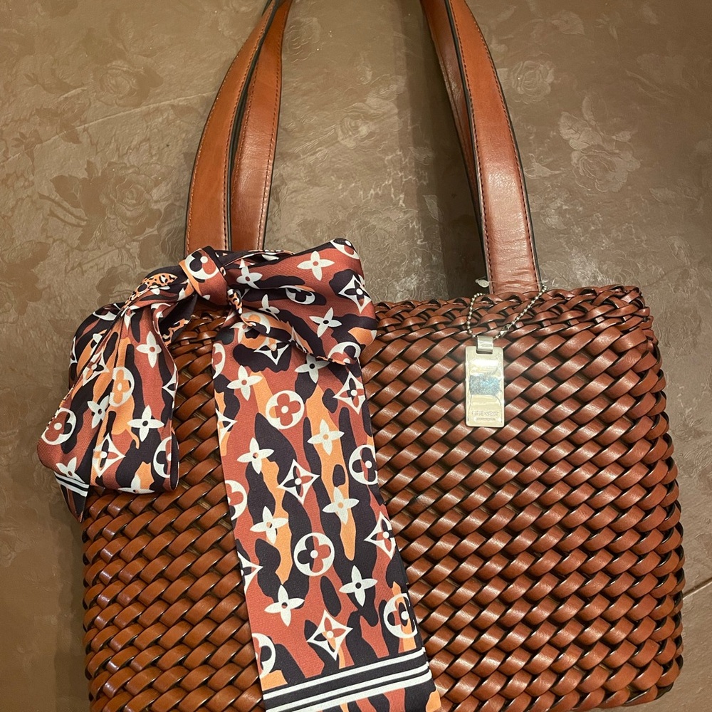NWT Nine West purse.  Twilly and keychain not included.